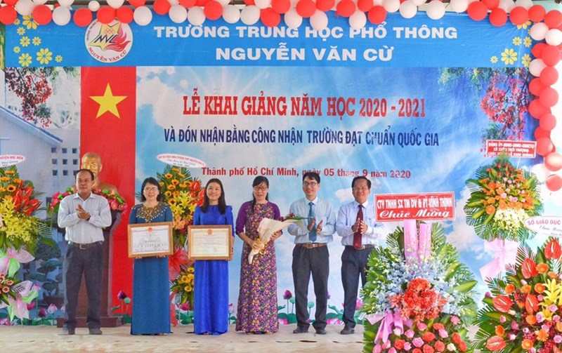  Một số hình ảnh lễ đón nhận giấy chứng nhận kiểm định chất lượng giáo dục năm học 2018-2019